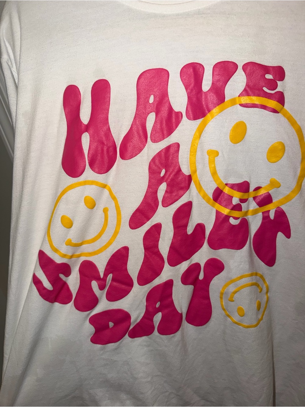 🩷White Short-Sleeve Graphic Tee with Pink Retro Text & Yellow Smile Faces🩷